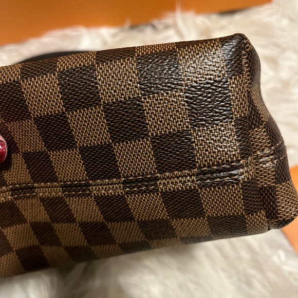 SOLD!! Authentic Louis Vuitton Graceful PM - Picture 3 of 11